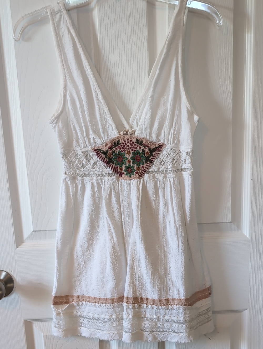 Free People ivory boho sleeveless blouse with floral trim